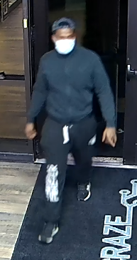 wsyx6's tweet photo. Columbus police are searching for a man accused of attacking an employee at a store on the northeast side and stealing several gaming systems. https://t.co/VxPfSDm1WD https://t.co/aC2GajkjQ9