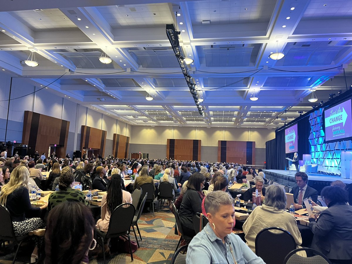 DokuYuriko's tweet photo. A unique opportunity to listen to Anita Hill at the @OmahaWomensFund Lead the Change luncheon gave us inspiration and hope. I am honored to be part of Women’s Fund Circles Class 10! ❤️ https://t.co/qgrzC9WksE
