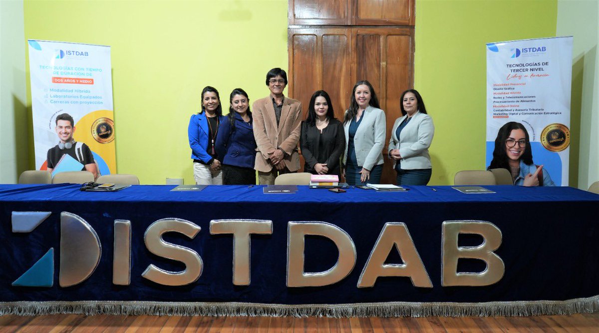 IST Daniel Álvarez Burneo - Loja tweet media