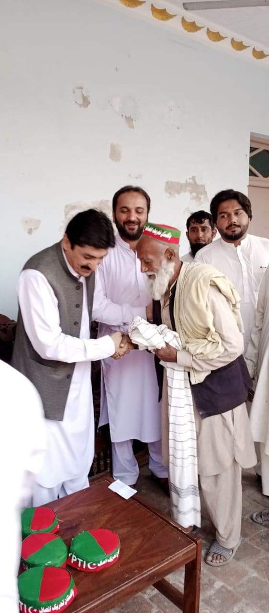 FarhanK03979042's tweet photo. جمیعت علمائے اسلام ف کو بنوں میں بڑا جھٹکا
#ضلع_بنوں پختون خواہ ملک عدنان خان #PK102 کی قیادت میں JUI اکرام دورانی گروپ سےیو سی ممش خیل کے پورانے ورکرز اور امیر  مستعفی ہو کر پی ٹی ای میں شمولیت کا اعلان کیا🇧🇫
قائد عمران خان اور ملک عدنان خان کی قیادت پر مکمل اعتماد کا اظہار کیا https://t.co/JjDGS00UZN