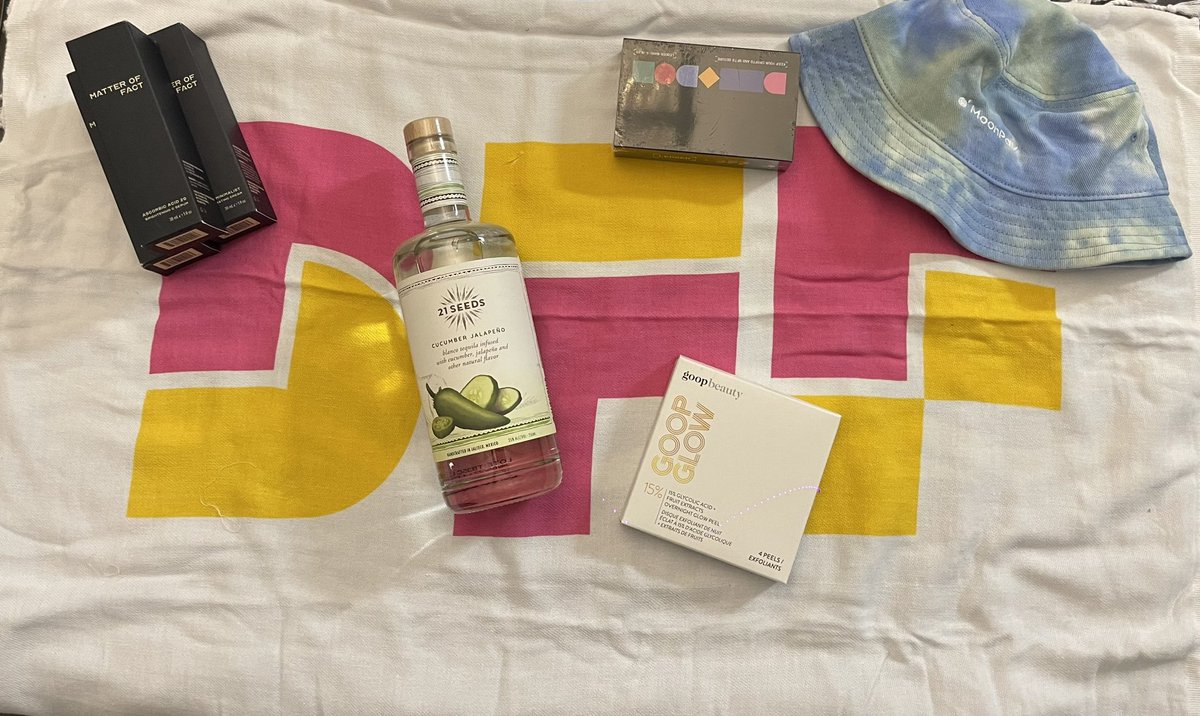 The swag tho 😍 <a href="/MyBFF/">BFF 🌈</a> @21SeedsTequila <a href="/Ledger/">Ledger</a> <a href="/moonpay/">MoonPay 🟣</a> <a href="/matteroffact/">MATTER OF FACT</a> 👏🏾 Awesome event!!! 🔥✨ #womenintech