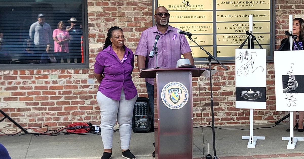 djimenez22's tweet photo. @ReedleyPolice Chief #JoeGarza held there 3rd Annual #MarjorieMasonAwarenessPrayerVigil today in Downtown #Reedley Pastors Spoke with Prayors of Faith & Hope,, Younger Brother of #MajorieMason highlighted there sisters Life #MMCEO #NicoleLindor also Spoke @VanessaABC30 @ABC30 https://t.co/AcKGSDAMJj