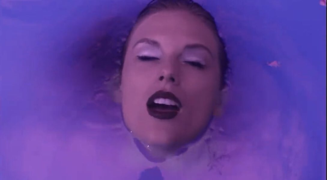 jpgold27's tweet photo. que orgulho da taylor. que orgulho. depois de folklore e evermore, os irmãos esplêndidos, ela ressurge com o trabalho novo dela de forma espetacular. é um álbum visual. ta acontecendo galera. taylor já é meia noite no brasil, vai logo #MidnightsTaylorSwift #Midnight #TSmidnight https://t.co/nBBVznIAyQ