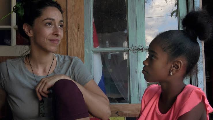 alexguax's tweet image. Que impresionante es EPICENTRO, una de las obras de Hubert Sauper presentadas por @DocsMX en la #17DocsMx. Un fragmento en el tiempo que critica el efecto fatal del turismo en Cuba. Una perversa penetración al hogar de cientos de habitantes. #SauperEnMéxico