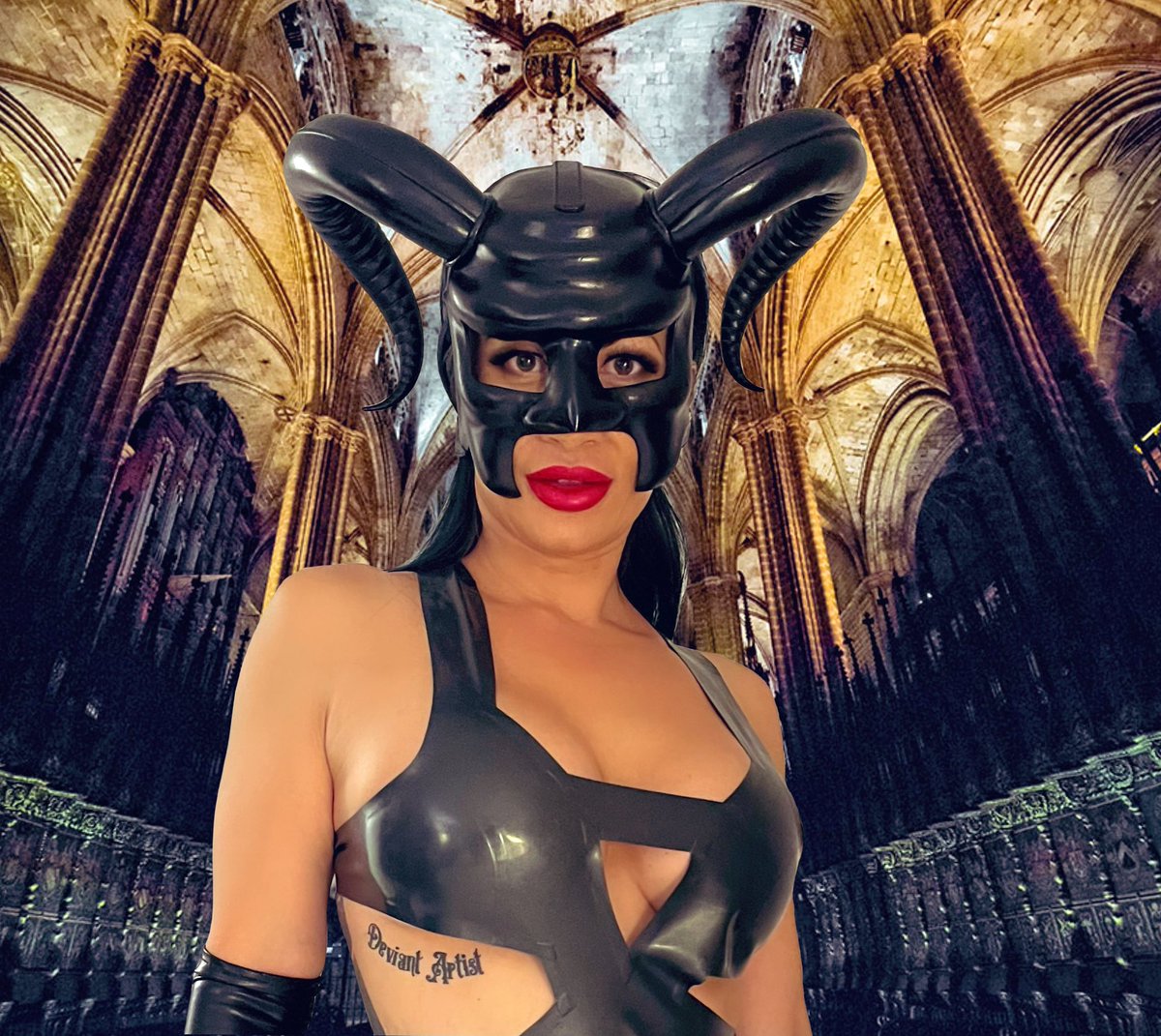 I don’t usually roleplay as the devil but the *hour* it happened my sobriety app changed from 665 to 666 days. Truth is stranger than fiction. Helmet courtesy of @SoldierSatans 😈