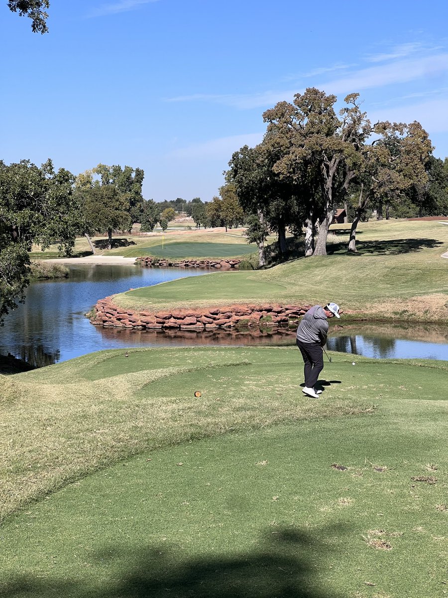 AaronNolanNews's tweet photo. What a tough golf course, but dang it was fun!!
#Par #OakTreeNational
📸 - @manolan85 https://t.co/8E5Zvuyx01