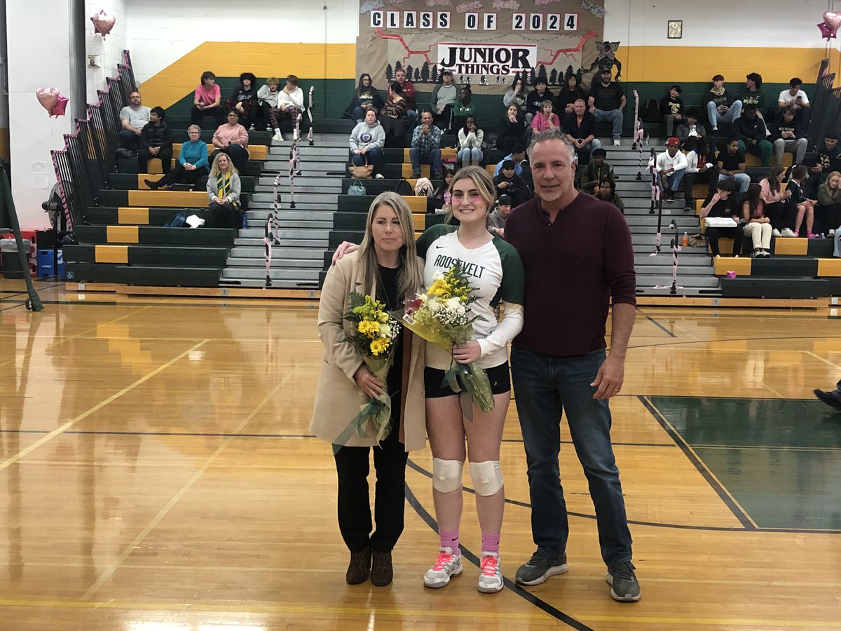 athleticshpcsd's tweet photo. Congratulations to the FDR senior volleyball players. Thank you for your dedication to the program and good luck in your future endeavors. https://t.co/4saxwTjuuQ