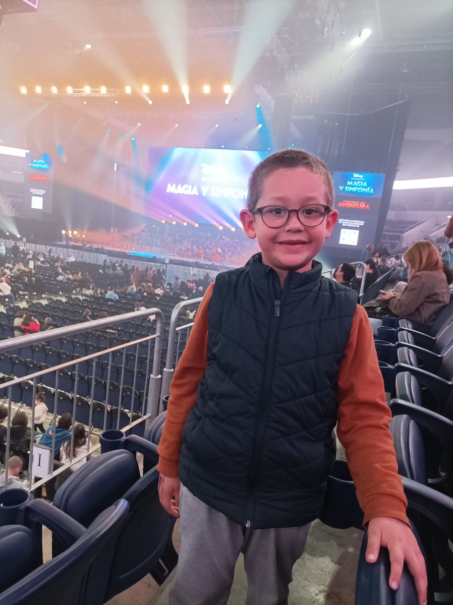rossana_vanni's tweet photo. #DisneyEnAntelArena https://t.co/ZfHVvhThYc