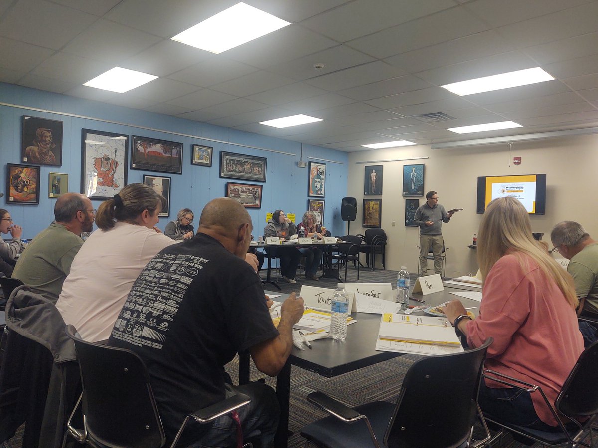 SarahLaRosh's tweet photo. Growing Rural Business with @wsucfe at Clay County tonight. Session #6 over practical legal issues.
A terrific way to end a spectacular day!
#neverstoplearning @networkkansas @ecomm_ks #kseship #muralmovement #ruraliscool #ruralbychoice https://t.co/fm1Gz9uzId