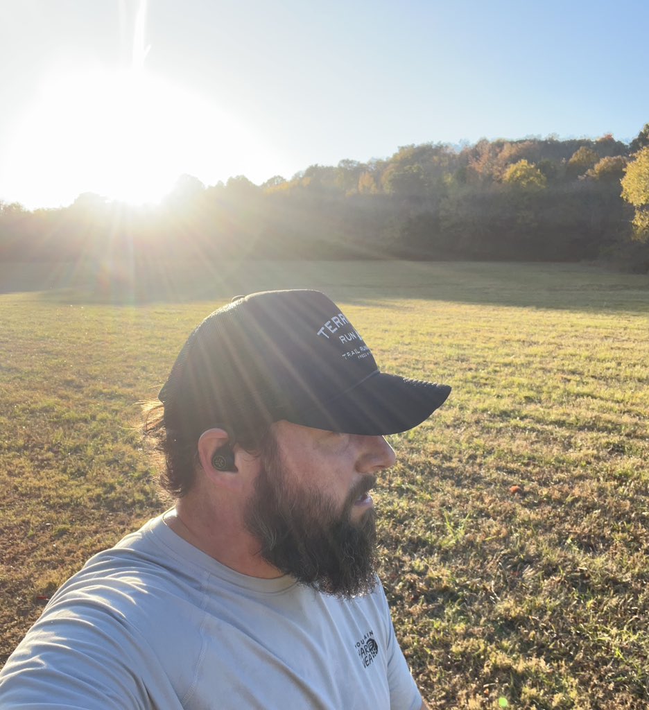 mac_cheeves's tweet photo. moos & views 🐄🏃🏻🕶️
🎶 @the1975 #lookingforsomebody
#tristaradventures #seenonmyrun #trailrunning #runtn #leavenotrace #yetirunners #hillbillyviking
@yeti_runners @TristarAdventur https://t.co/gTUR9pnnp5