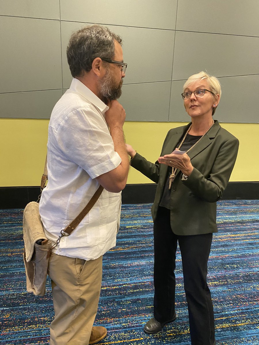 casapuebloorg's tweet photo. El modelo energético de Casa Pueblo está sobre la mesa, en 🇵🇷 y con 🇺🇸. Agradecidos de la invitación y apertura de Jennifer Granholm, Secretaria DOE. La insurrección energética continúa. https://t.co/3GadlerOyr
