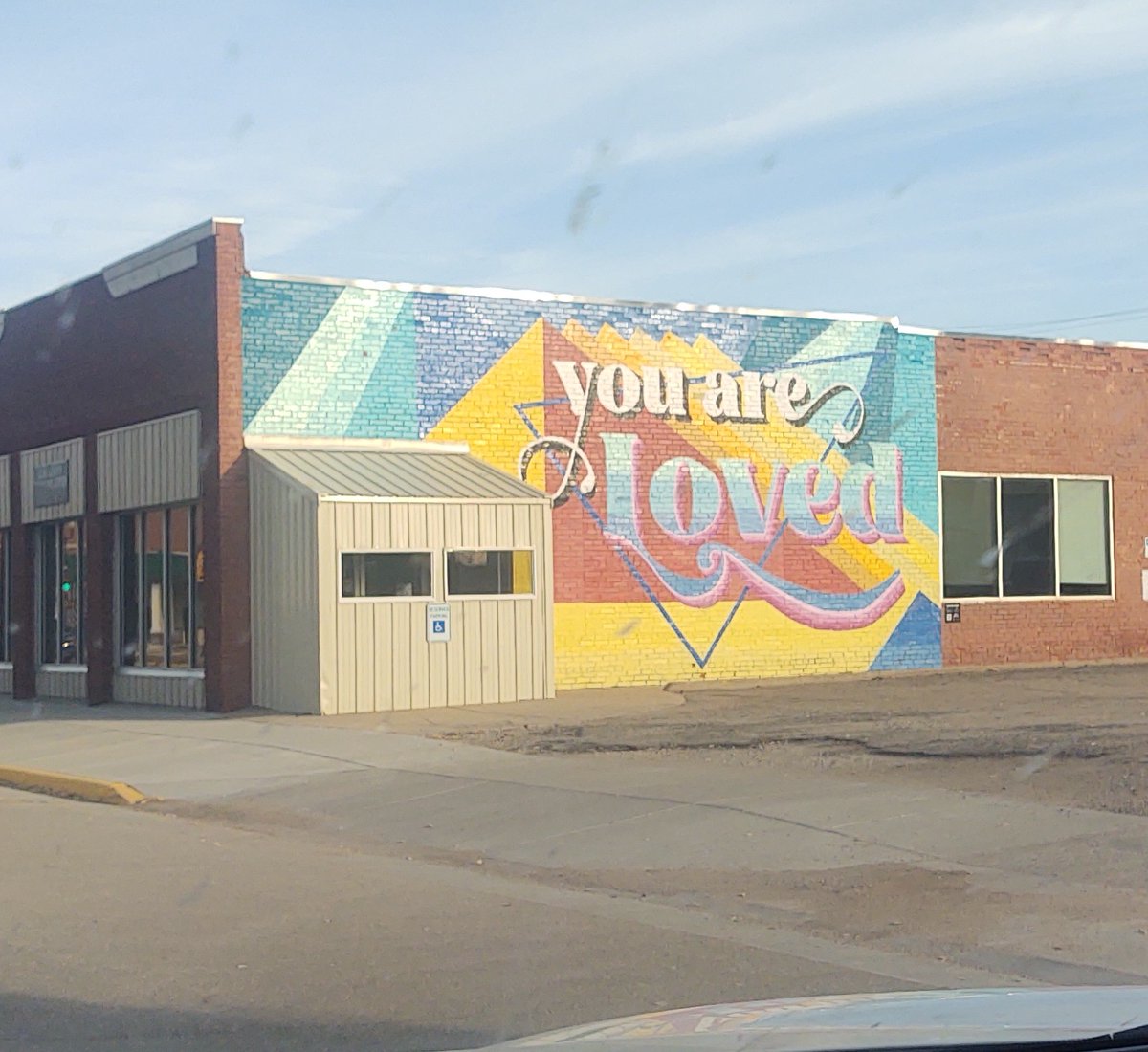 Growing Rural Business with @wsucfe at Clay County tonight. Session #6 over practical legal issues.
A terrific way to end a spectacular day!
#neverstoplearning @networkkansas @ecomm_ks #kseship #muralmovement #ruraliscool #ruralbychoice