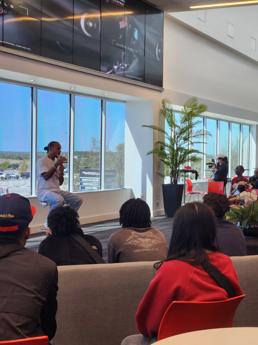 1communityhq's tweet photo. Students got the chance to ask Lewis a couple of questions and learn more from the 🐐🐐🐐 #DriveWith1C https://t.co/9LBCvP3TXc