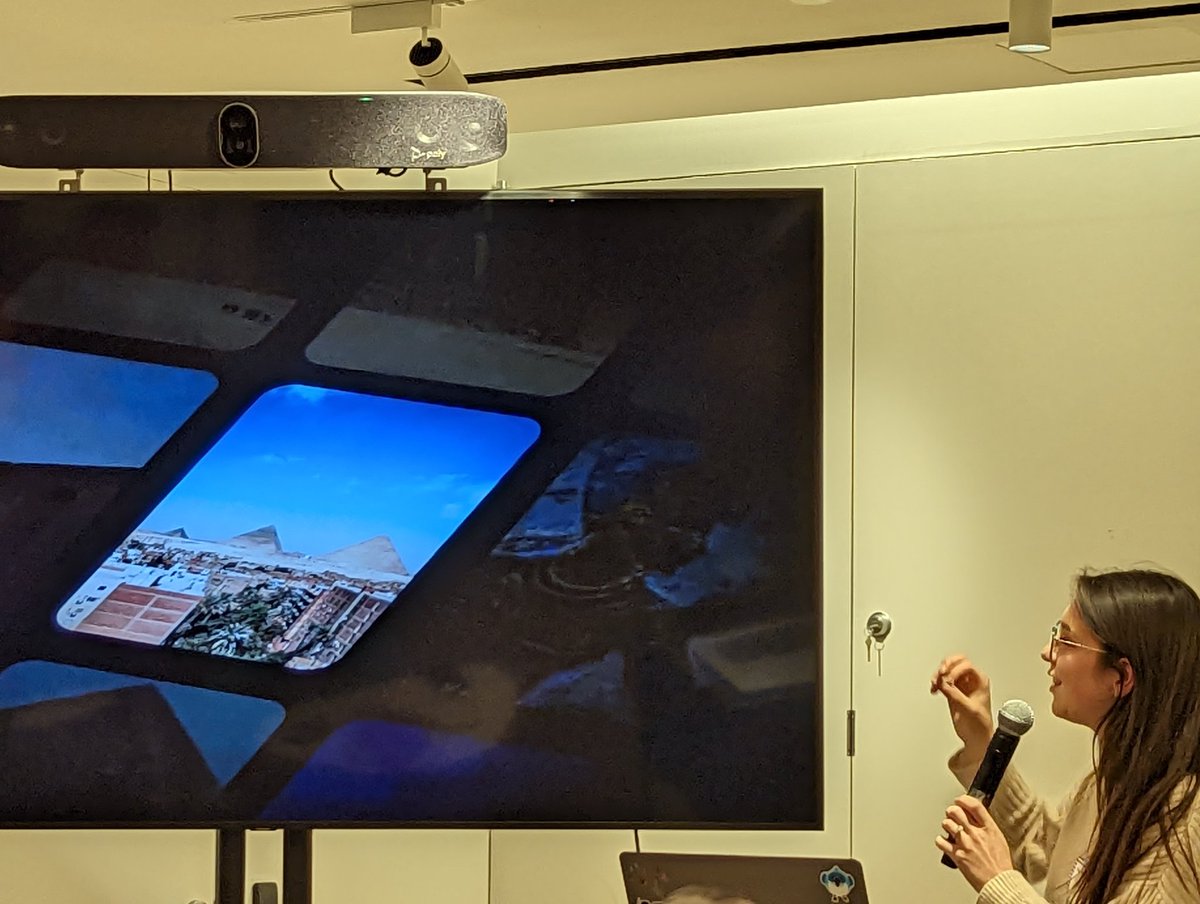 moon's tweet image. Super cool animations  Leigha Jarrett @LeighaJarett, Flutter Product Manager at #Flutterdevfest @FlutterDev