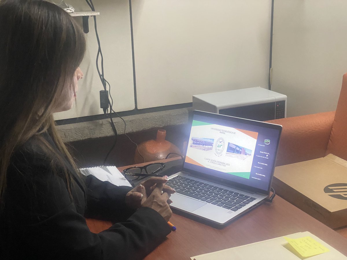 aechavez_betty's tweet photo. Cuarta Sesión Ordinaria 2022, en la Cd. de México, agradezco a la Maestra Consuelito Romero representante del Director General de las Universidades Tecnológicas, el apoyo y la hospitalidad.
#UTParral
#LaUniversidadDeTodos https://t.co/2YbITEKuId