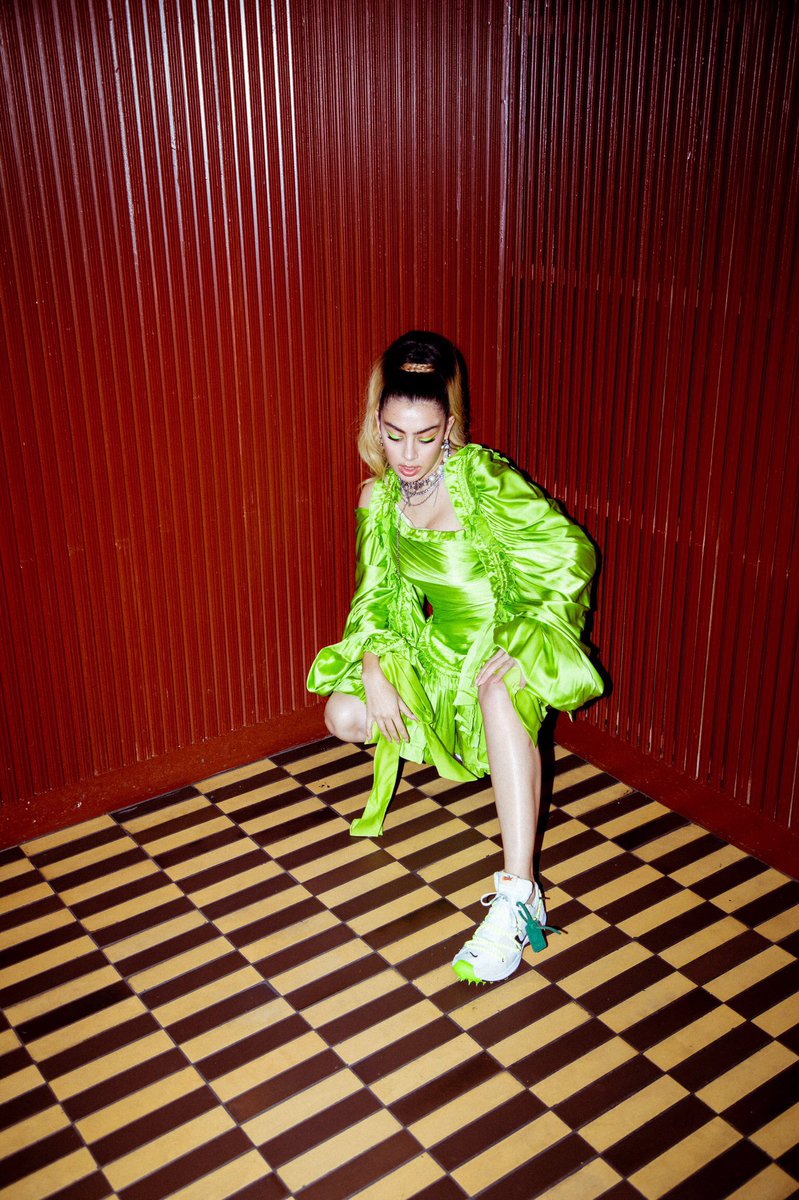 jasleenegon's tweet photo. 1999 vibes for the #SoOverYou release party tonight… 💚 only right i paid homage to the single that started it all! don’t think new york is ready? 🍭🍭 https://t.co/bvEsHkqJT8