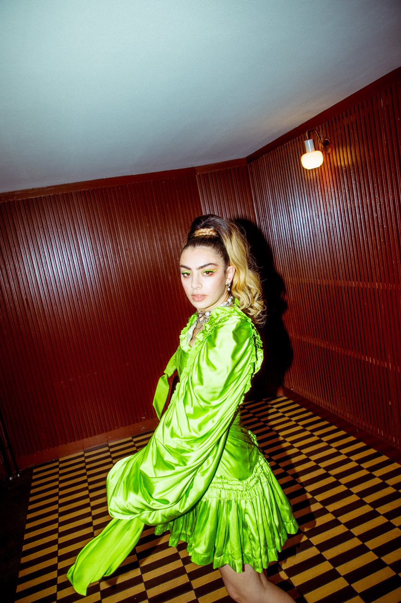 jasleenegon's tweet photo. 1999 vibes for the #SoOverYou release party tonight… 💚 only right i paid homage to the single that started it all! don’t think new york is ready? 🍭🍭 https://t.co/bvEsHkqJT8