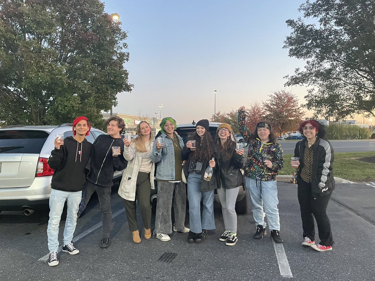 SBWorkersUnited's tweet photo. Easton, PA brings in a 16-1 WIN! There are now OVER 250 unionized Starbucks stores across the US. https://t.co/kbknFHwUB2