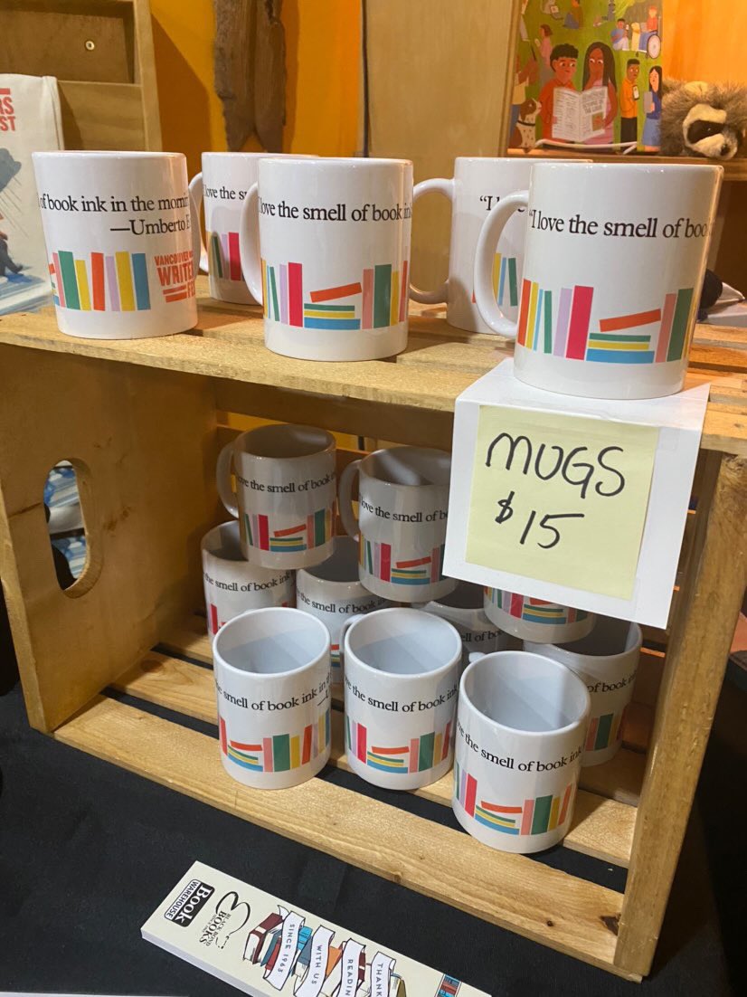 MakeVancouver's tweet photo. The cat’s out of the tote bag! 😹
@VanWritersFest has opened their merch pop-up at 1235 Cartwright Street on @granville_isle and they’re selling mugs & tote bags that were printed by us! #truestory
The tote features art by Vancouver designer Benjamin T Stone 💛
#makeitatMAKE https://t.co/RSdres75tY