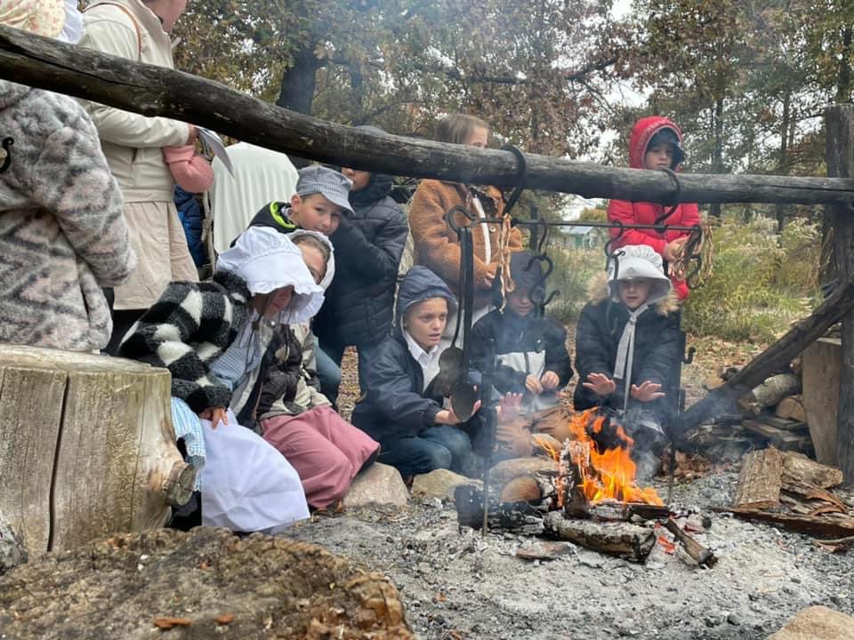 ArchboldSchool's tweet photo. We are so grateful to have Sauder Village right here in our community. Today was “Pioneer Day” for our 2nd grade students! #lifeinthepast https://t.co/IZuCtpzsIr