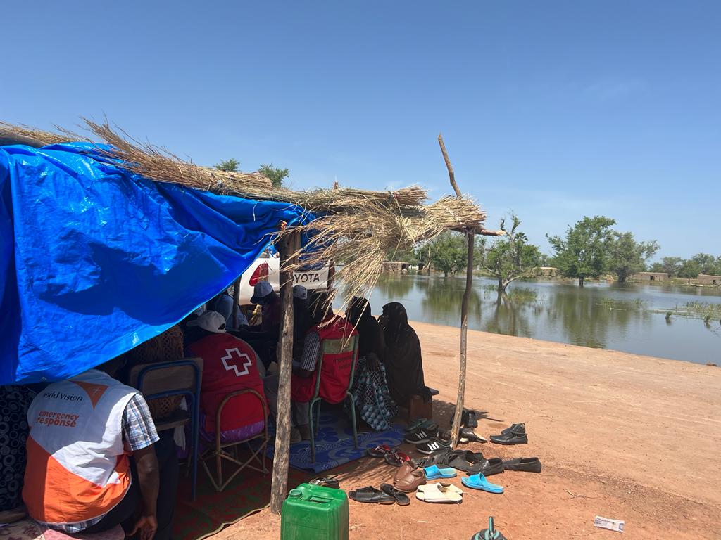 OCHA_Mali's tweet photo. Les inondations survenues ds le cercle de Djenne depuis sept.22 ont rendu difficile l’accès physique à +sieurs villages
Le risque d’aggravation de l’insécurité alimentaire lié à la perte de production a ⤴️
#OCHAMali plaide pr appuyer les moyens de subsistance des ménages affectés https://t.co/68xUQxcbcx