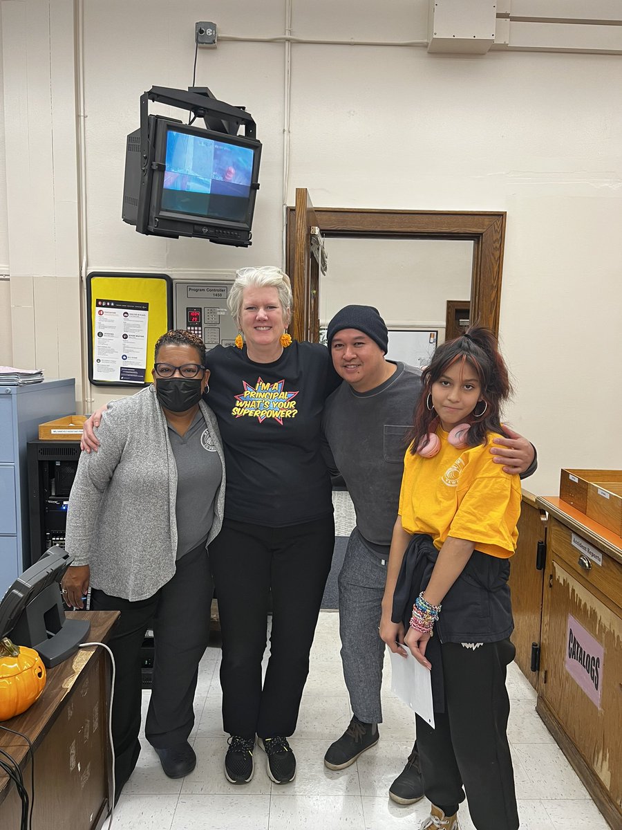 miel7904's tweet photo. @HauganSchool today we honored our phenomenal principal, Ms. Yutzy.  Thank you for your dedication and vision. https://t.co/MXjbPdPbg3