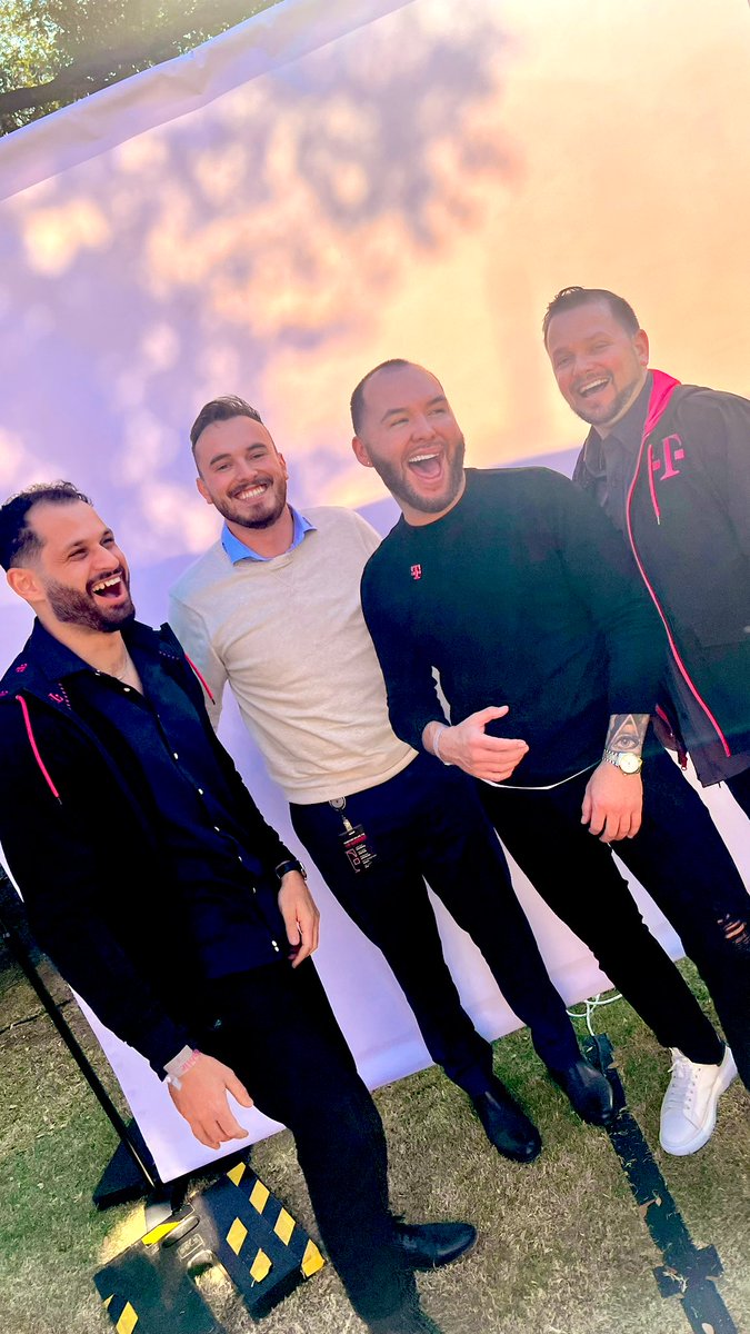 _MichaelOrtega's tweet photo. Great time seeing @MikeSievert &amp; @JonFreier! Loved the town hall and building new friends in Dallas, Texas #TMFB #Uncarrier #WeWontStop https://t.co/MOxsf84UN0