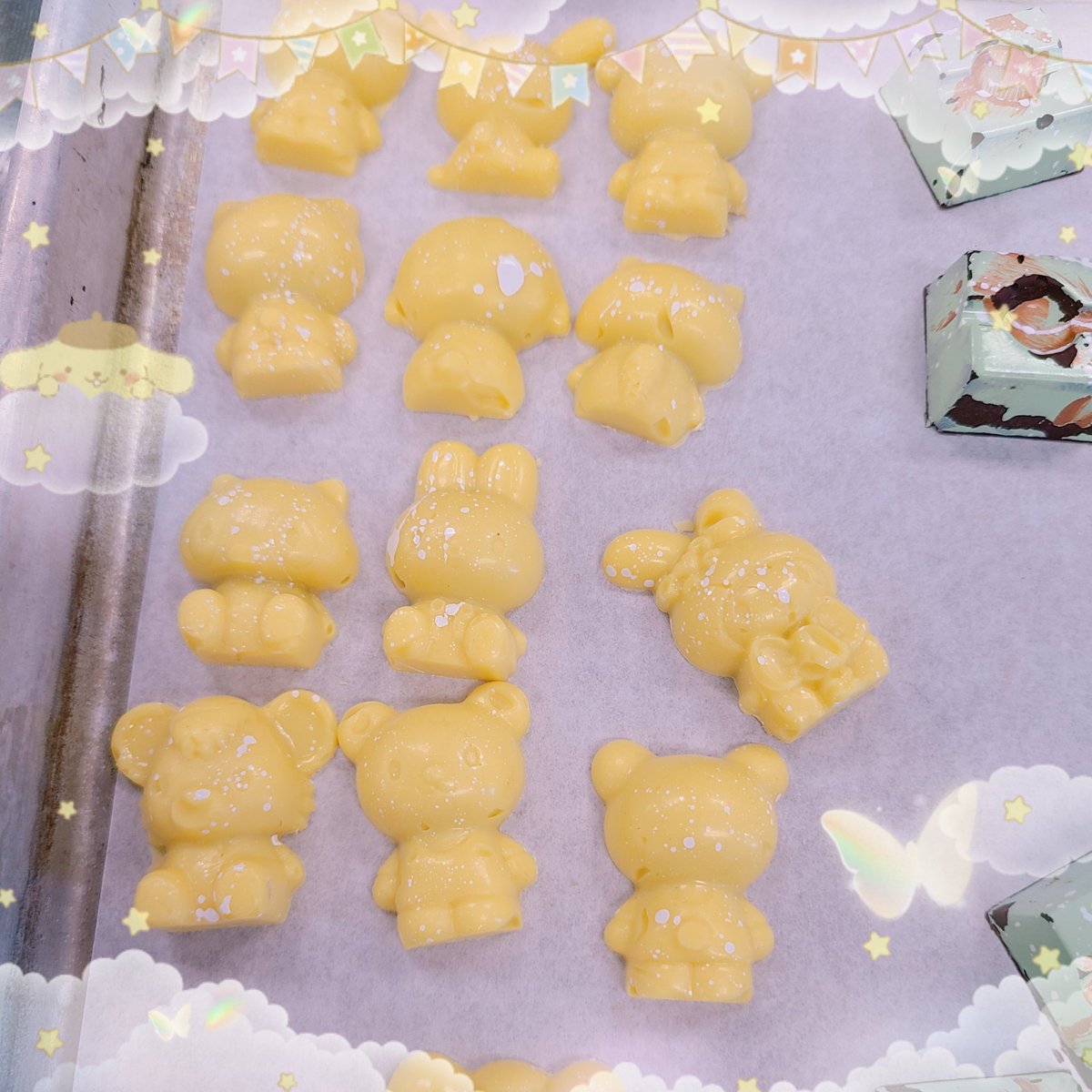 NinasNumNums's tweet photo. ˚ʚ bon bons ɞ˚
~°♡°~
˚ʚ🌸ɞ˚ : I love the sanrio ones 😭😭
( \ / )
(„• ֊ •„)・・‿︵‿୨ tags ୧‿︵‿
#hellokitty #bonbon #bonbons #chocolate #pastry #pastryclass #baker #baking #bakingcore #cute #kawaii #kawaiiaesthetic #sanrio #ganache #ganachefilling #pink #sweetpiano https://t.co/wPJPfoEquf