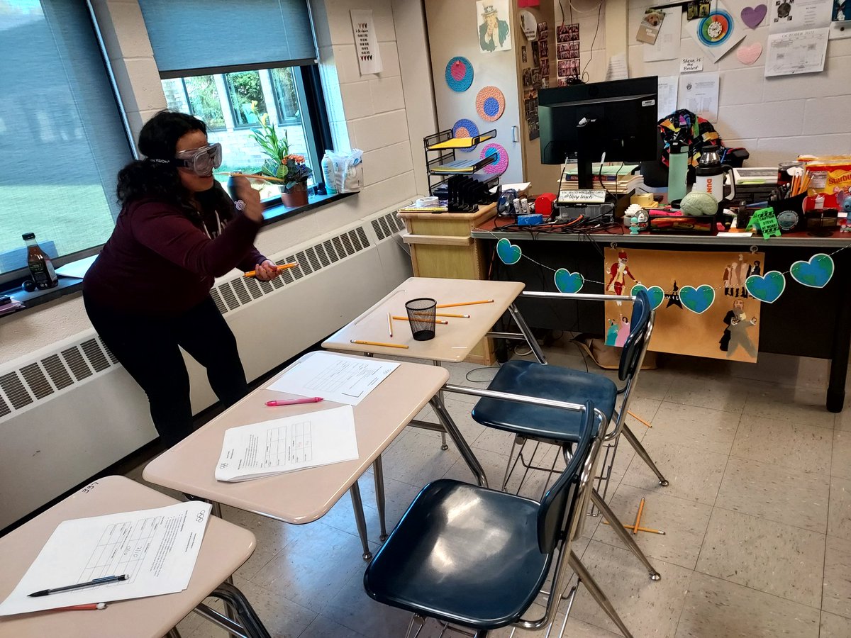 ShawnaTurco's tweet image. Sensation and Perception Olympics in #psychclass Using drunk goggles to show how substances alter perceptions. #PR1DEinthePaw #teachersoftwitter