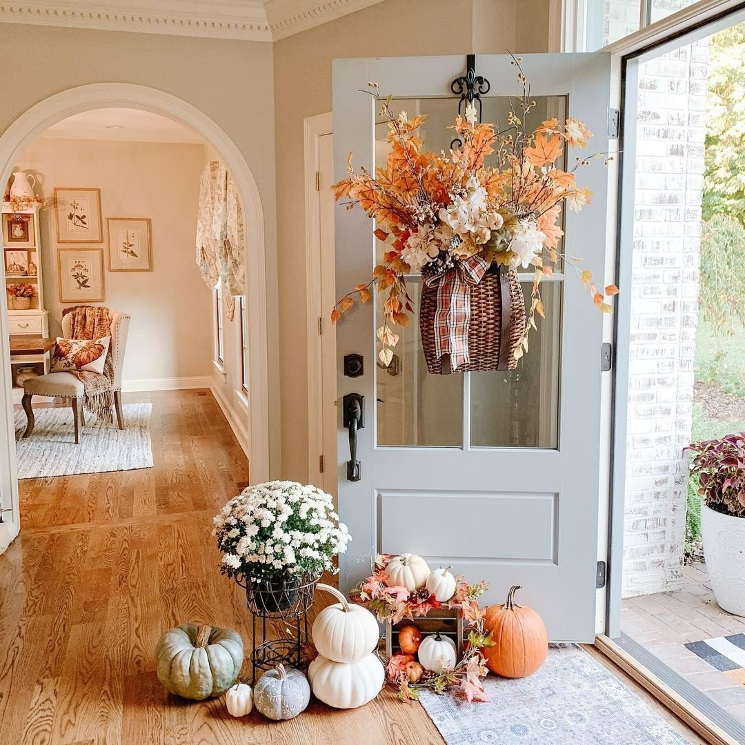 ballarddesigns's tweet photo. Savoring the Autumn season, one pumpkin (& Adirondack Hanging Basket) at a time 🎃🍂 https://t.co/ijWEbkhET0
📸: IG User @bloom_jennybrooks
#Fall #Entryway #FallPorch #FrontPorch #FrontDoorDecor https://t.co/bH6XaIFWuB