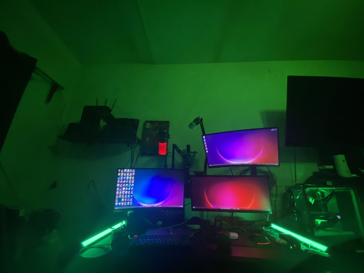 Así el setup al día de hoy 🥺🫶🏻