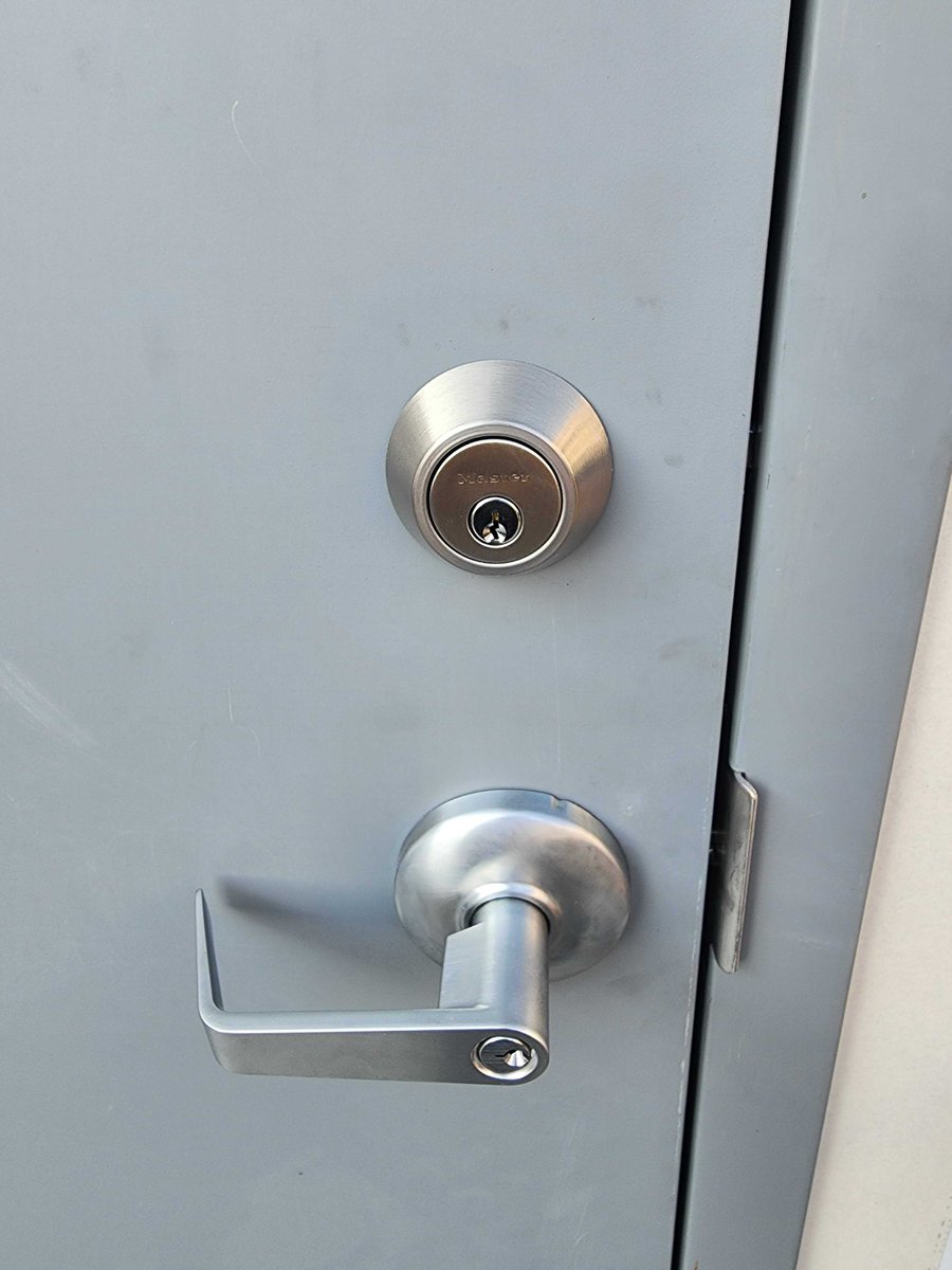 Snowfensive tweet media