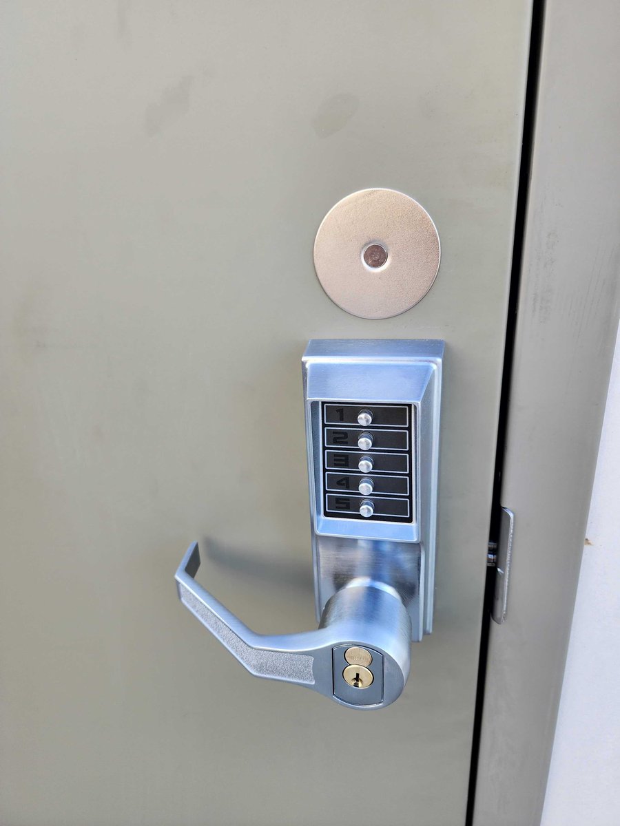 Snowfensive tweet media