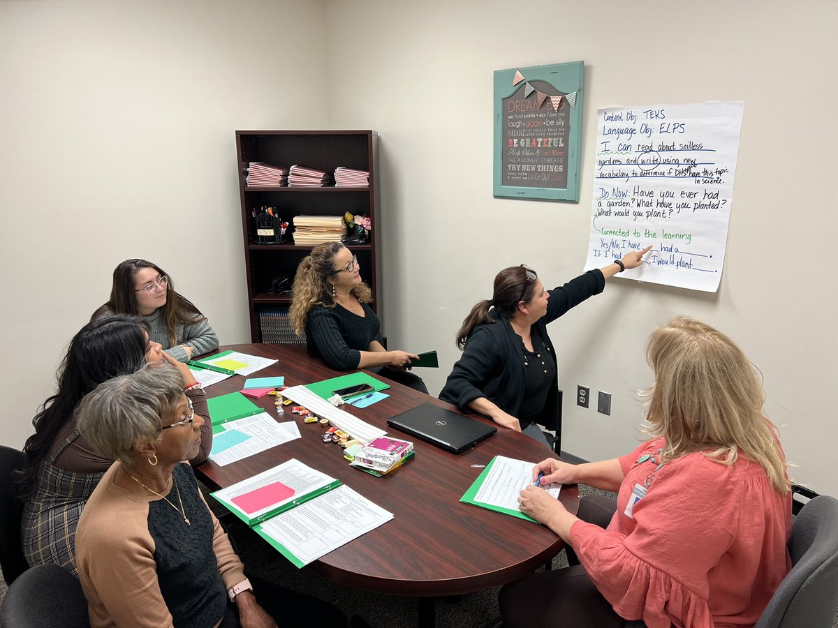 PeakBrendaK's tweet photo. @Dekaneywildcat What JOY working with this amazing ESL team at DHS today. They are Learning and Leading through continuous growth!  #studentfocused #relationshipcentered @SISD_MultiPrgms https://t.co/hrDcuReuPF