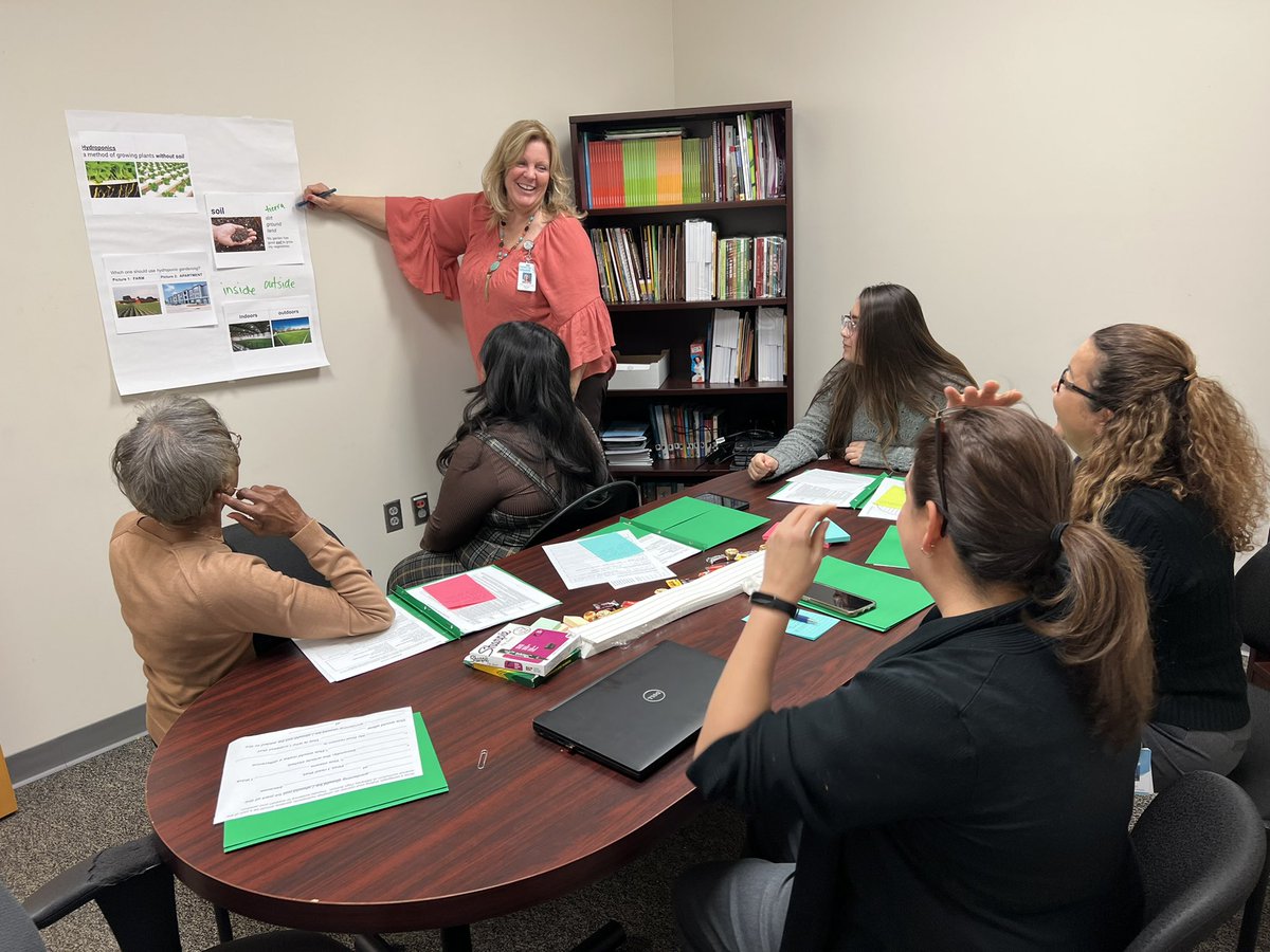 PeakBrendaK's tweet photo. @Dekaneywildcat What JOY working with this amazing ESL team at DHS today. They are Learning and Leading through continuous growth!  #studentfocused #relationshipcentered @SISD_MultiPrgms https://t.co/hrDcuReuPF