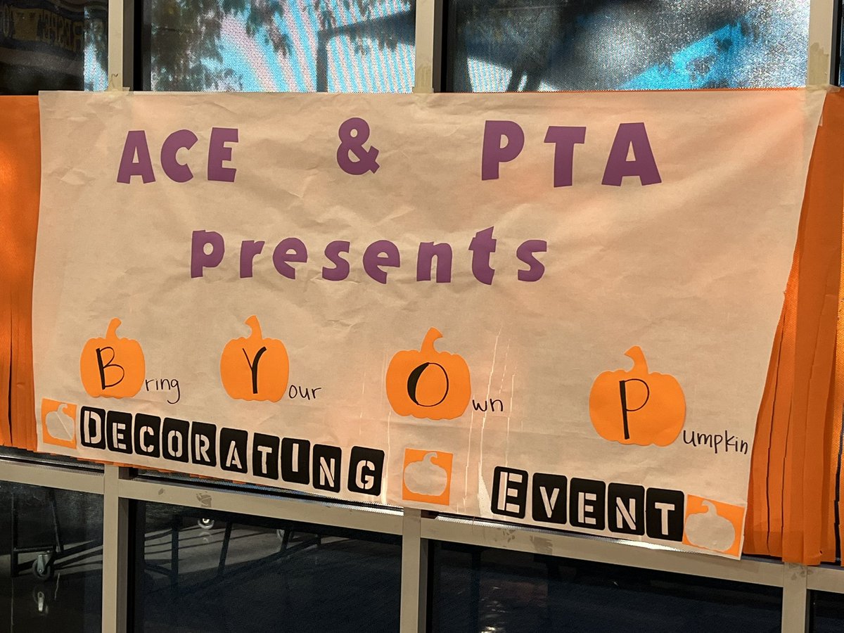 CD4ACE's tweet photo. Parents Teachers &amp; Artist, working on their Fall creations. Pumpkins are their next blank canvas. What creation are you making to celebrate https://t.co/ncGSCbfjvV