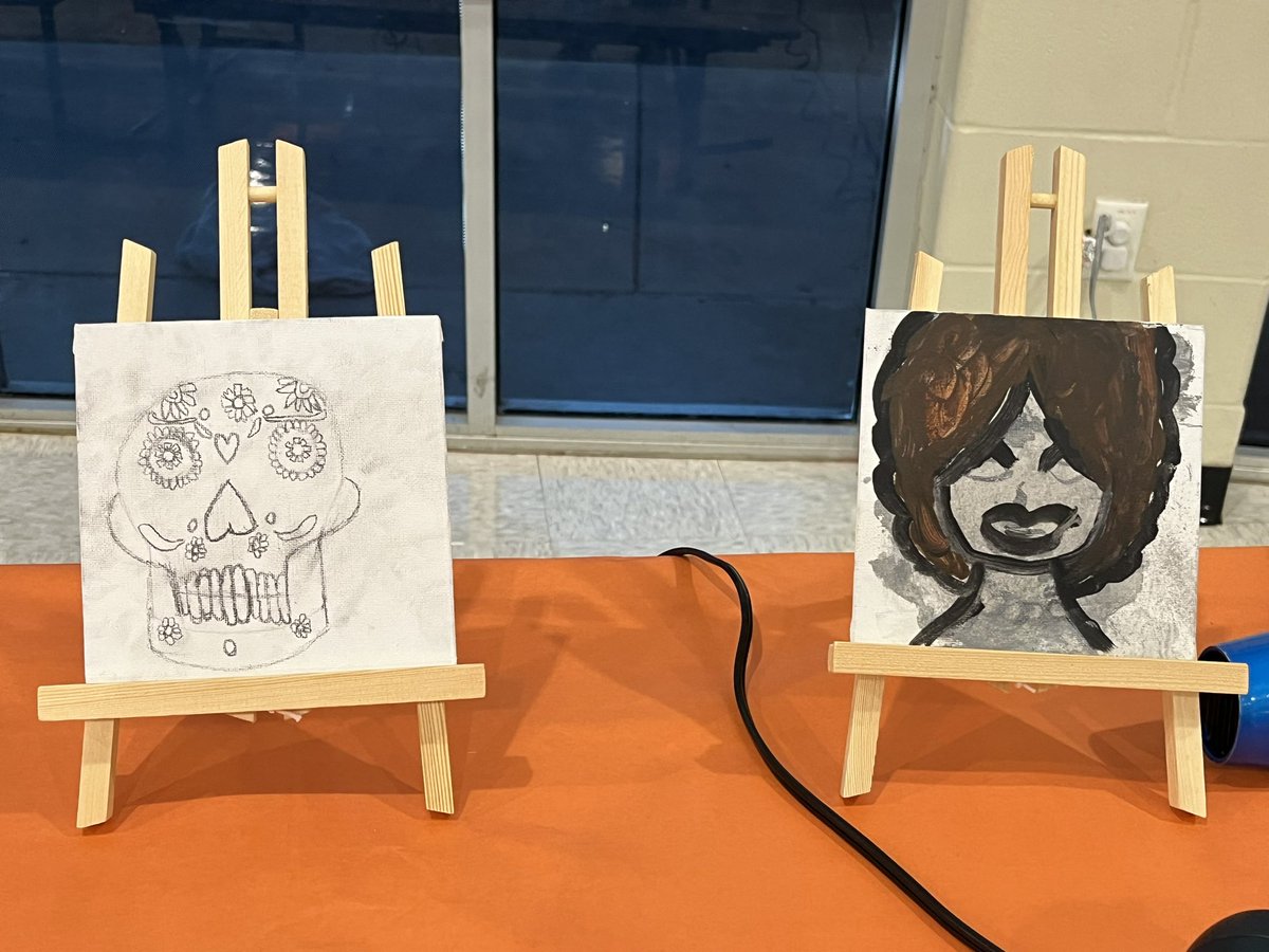 CD4ACE's tweet photo. Parents Teachers &amp; Artist, working on their Fall creations. Pumpkins are their next blank canvas. What creation are you making to celebrate https://t.co/ncGSCbfjvV