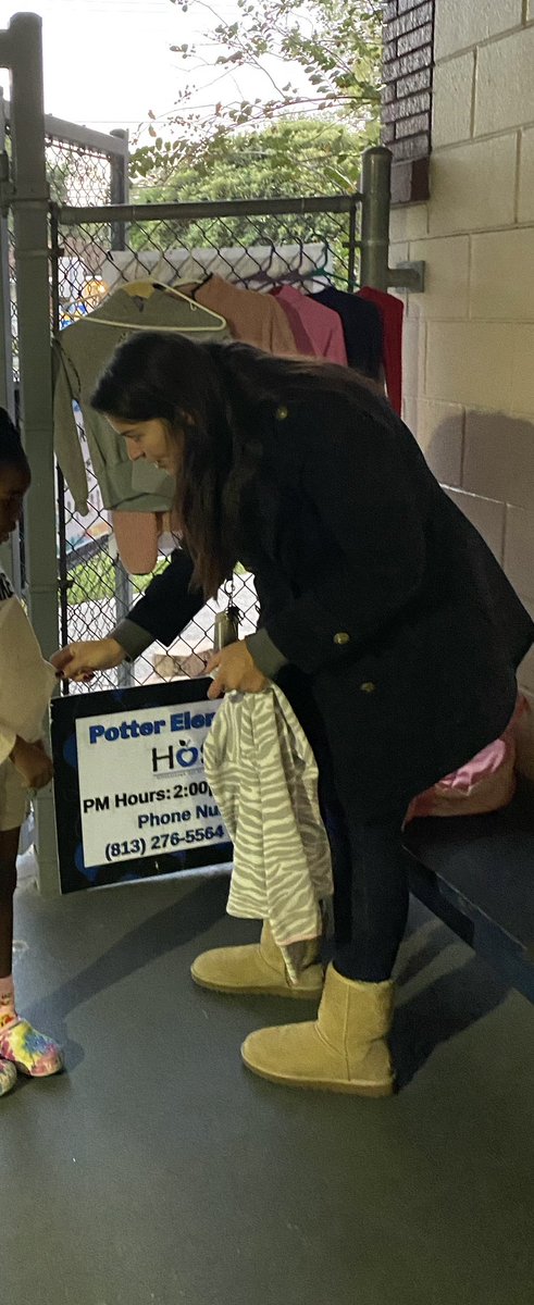 PotterEagles's tweet photo. Our Amazing Social Worker &amp; Ida Baker Diversity Educator of the Year - @MsMejias_ taking care of our Eagles this chilly morning - having jackets ready for those who came without one. Now that’s showing some Potter love ❤️ @hcps_socialwork @HillsboroughSch https://t.co/f8q1pNFG1l