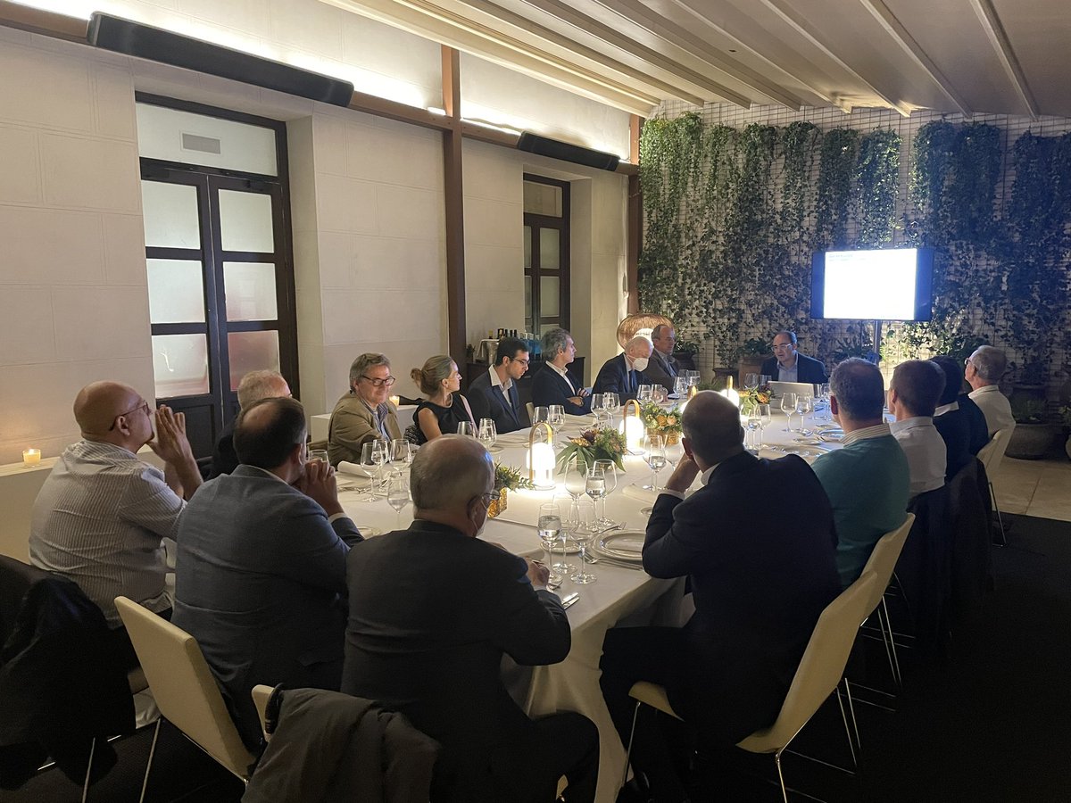 Javier Torres (@fjtorres) on Twitter photo Charla con Javier Saez sobre el Futuro del Gas <a href="/mitspain/">MIT Club of Spain</a> <a href="/MIT_alumni/">MIT Alumni</a> - mismo entorno y tema que hace un año. Como ha cambiado el mundo… Charla con Javier Saez sobre el Futuro del Gas <a href="/mitspain/">MIT Club of Spain</a> <a href="/MIT_alumni/">MIT Alumni</a> - mismo entorno y tema que hace un año. Como ha cambiado el mundo…
