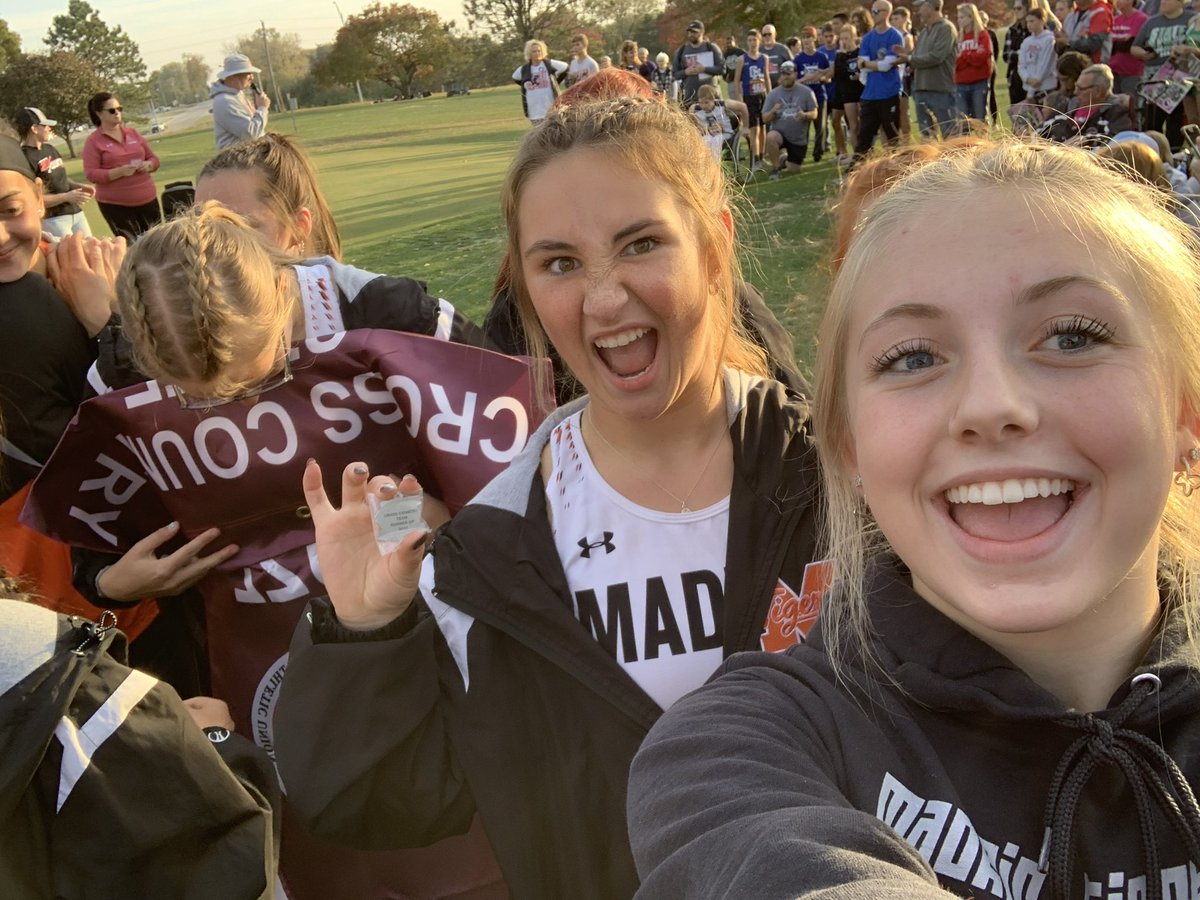 Big congrats to <a href="/MadridTigersXC/">Madrid Tiger XC</a> on qualifying for state! Special congrats to our hoopers Alex, Kate, &amp; Mila for helping punch that ticket! #🐅Pride