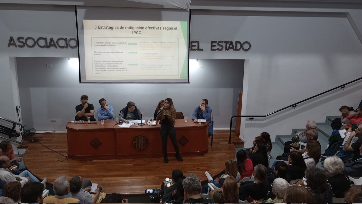 ElMovCiudad's tweet photo. Gracias Belén Silva @idonella_s por explicarnos los puntos principales del informe del IPCC aplicados a las ciudades.
#CumbreCiudadana #BASOS
#cumbreciudadanaC40
@jonatanbaldivie @EKoutsovitis @InstitutoIpypp @observatorioODC @ElMovimiento_EM @CTAACapital https://t.co/zgmejmIECk