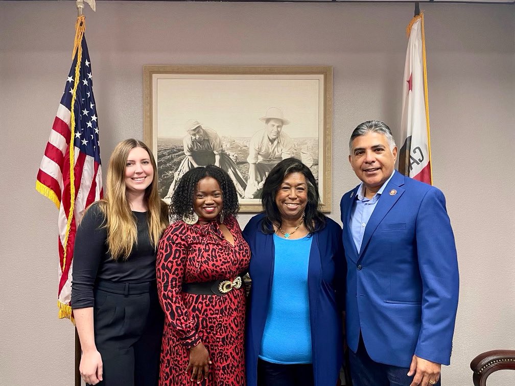 Thanks to the Inflation Reduction Act I voted to pass, seniors on Medicare will only pay $35 a month for insulin. I met with the SoCal @AmDiabetesAssn to discuss how we can continue to help people living with diabetes and keep fighting to lower insulin costs for everyone.