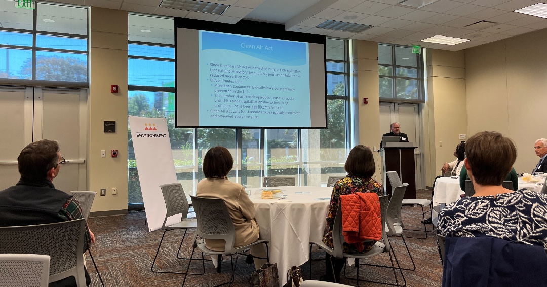 tenatthetop_sc's tweet photo. Check out TATT Executive Director, Dean Hybl, who spoke to Greenville Women Giving this week about the Upstate Air Quality Advisory Council!
#TenAtTheTop #GreenvilleWomenGiving #UpstateAirQualityAdvisoryCouncil https://t.co/KMh4tZwWdL