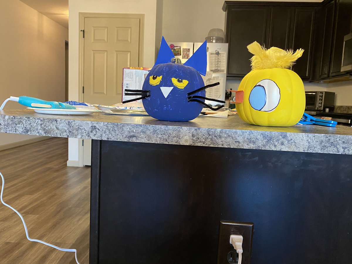 JES_Robb's tweet photo. Loved getting to participate on this years pumpkin contest! Can you guess which is mine?@Journey_Elem https://t.co/DLMZeexSt1