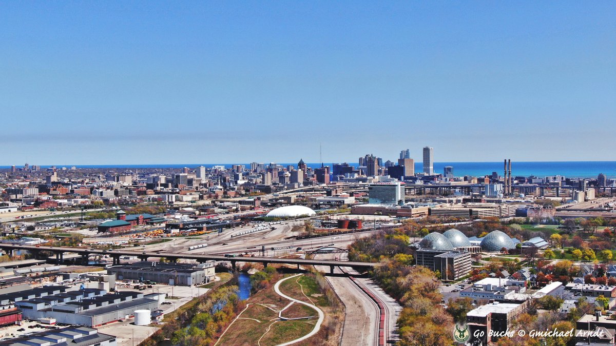 FVWD's tweet photo. Go Bucks! Milwaukee Wisconsin #Mke #WI #Bucks #FVWD https://t.co/VolsTixI8u