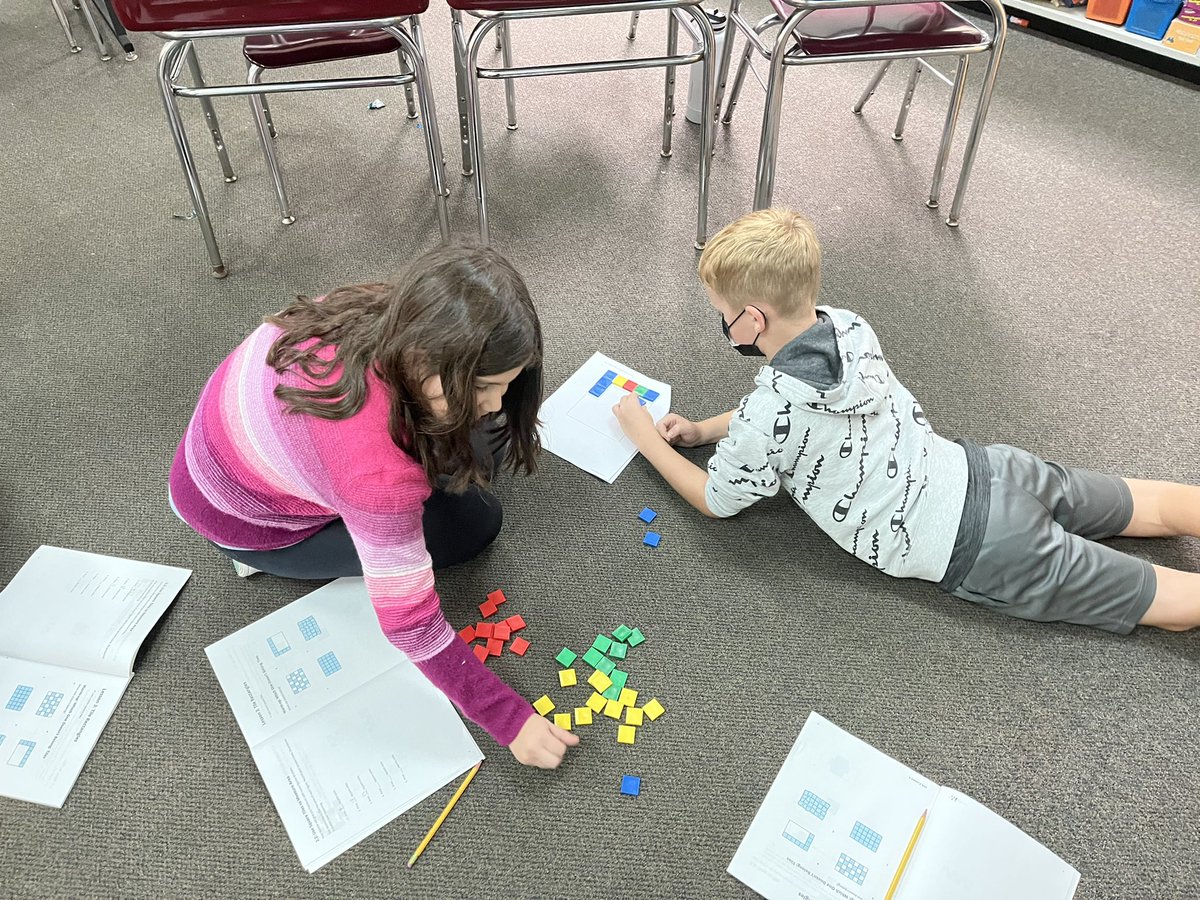 We’ve been exploring area, arrays and multiplication this week in math! @oakstreetmath