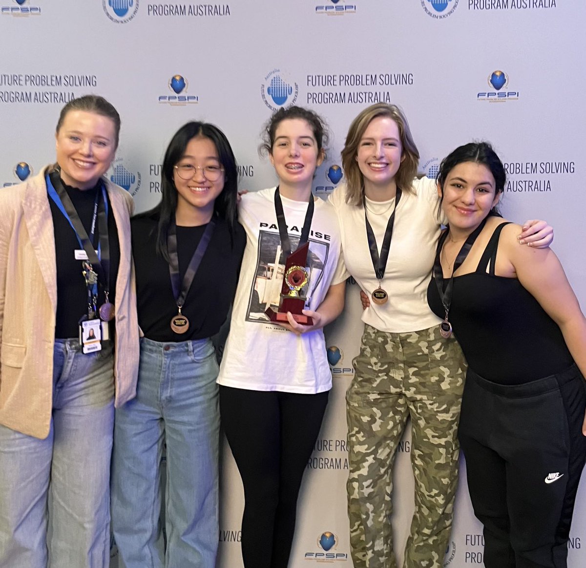 Loreto Extracurricular tweet media