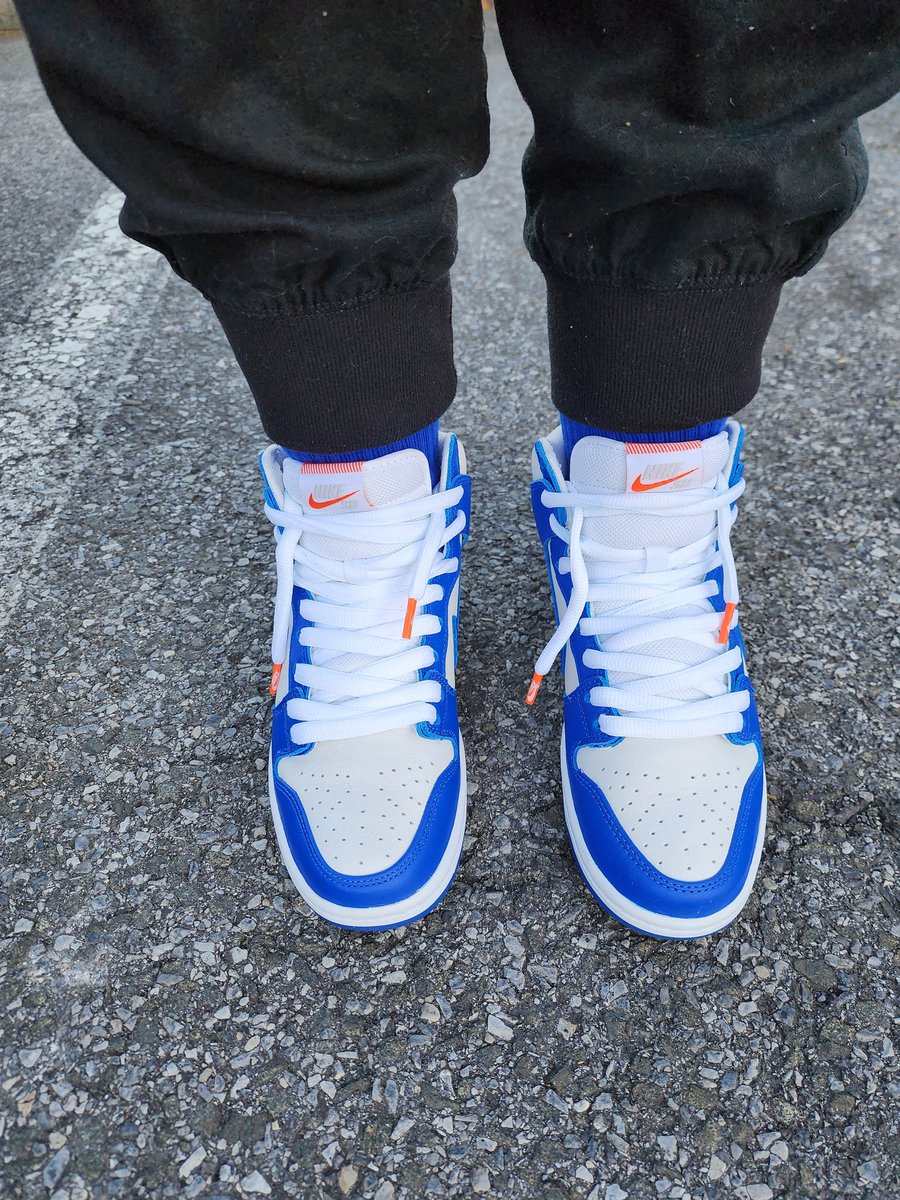 trudyspeaks's tweet photo. 👟: @nikesb Kentucky high Dunks
🧦: @stance
#KOTD #laceddifferently #sneakerheads #chicksinkicks #kick0l0gy #kicksandfros #CNKdaily #sneakHerStyle #walklikeus #walklikeher #sneakerholics #kentuckydunk #dunk #sbdunks #hellalaced #nationofsoles #shoegame #femalesneakerhead https://t.co/KeElKpygns