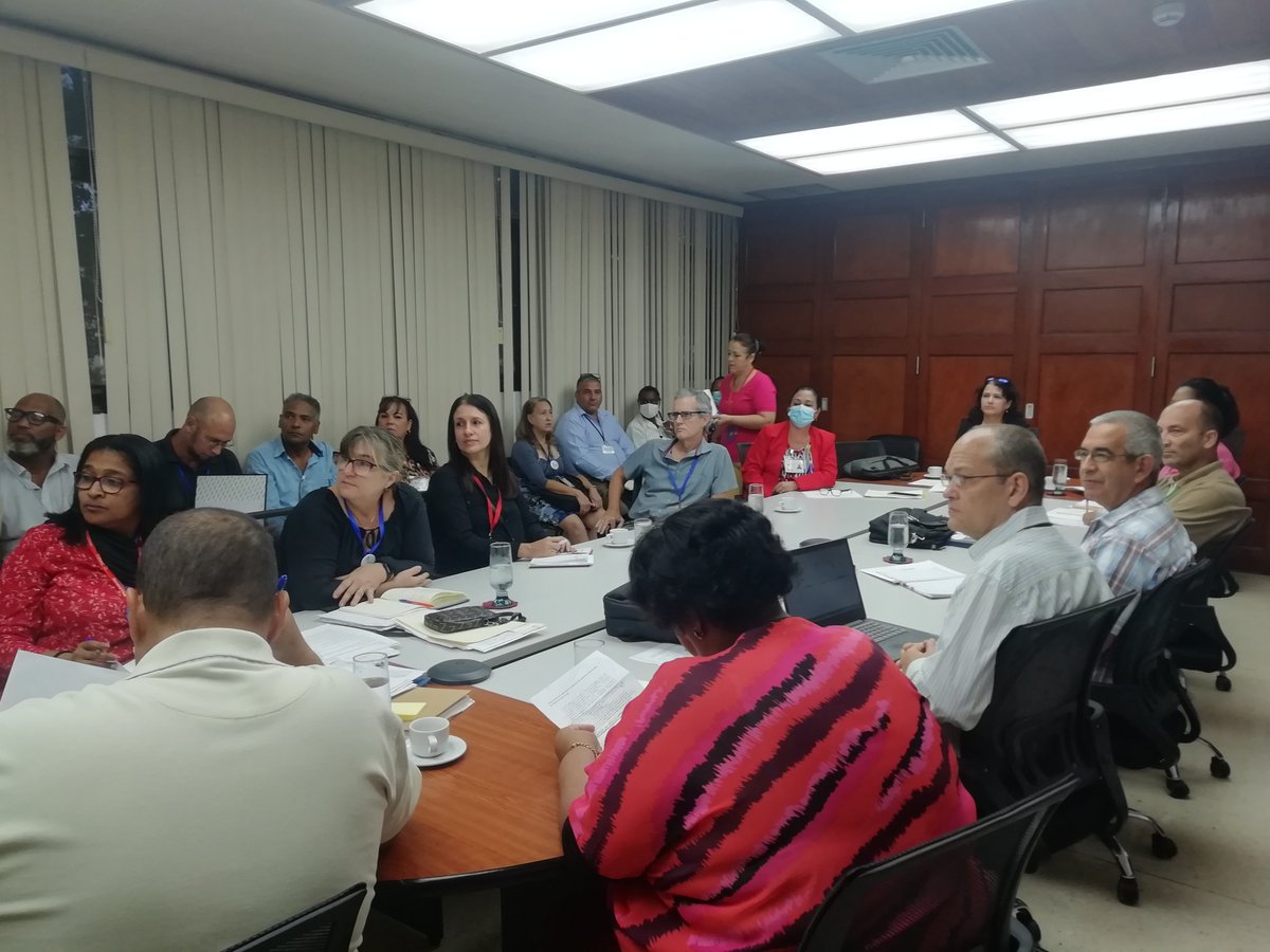 🎶🎵'Lleva, en su alma, la bayamesa, Tristes recuerdos de tradiciones, Cuando contempla sus verdes llanos, Lágrimas vierte por sus pasiones...'🎶🎵 Así comenzó el Consejo de Dirección del @CIGBCuba por el #DíaDeLaCulturaCubana, en que se entonó por primera vez el #HimnoDeBayamo.