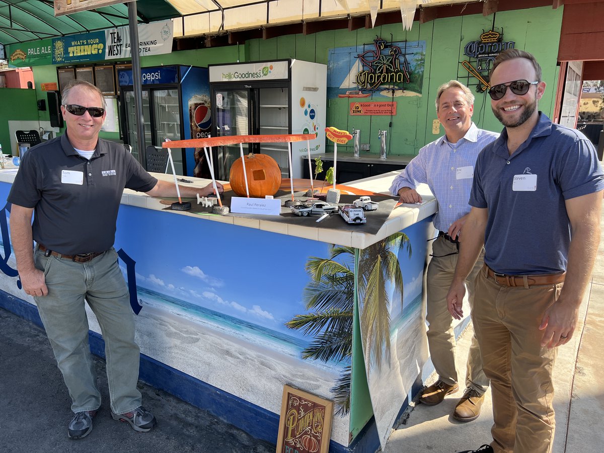 CMRaulPeralez's tweet photo. Thanks to my table mates from @kiewit Construction for putting in the winning bid to take our pumpkin home, and kudos to SVCN for another successful event celebrating our local #nonprofit community! #bog22 #cruisingisnotacrime #eastsanjose #essj #lowriders #cruising https://t.co/7CcJJszWlN